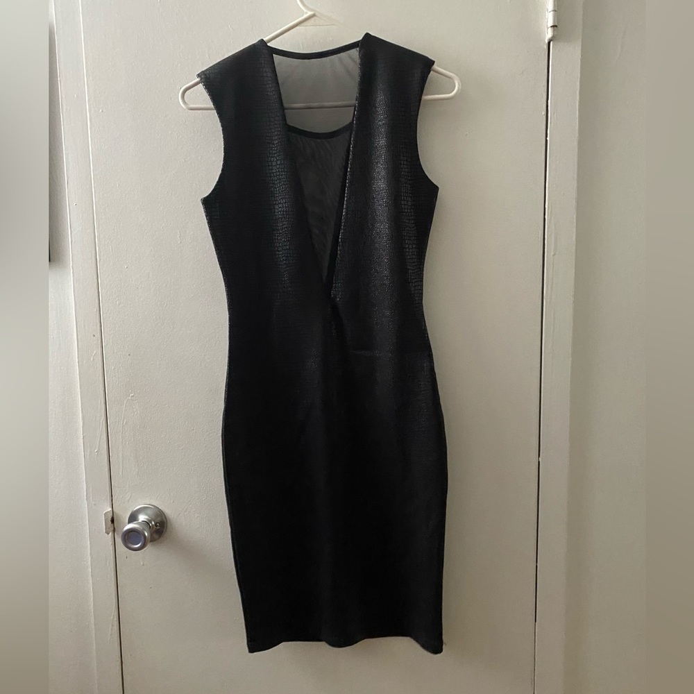 Sexy, Stretchy LBD 😉